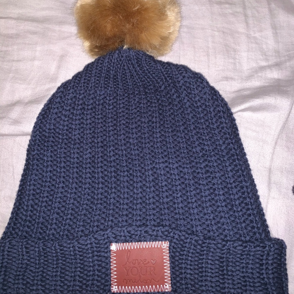 Loveyourmelon Navy Blue Pom Beanie (Natural Pom)